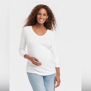 Isabel Maternity by Ingrid & Isabel Long Sleeve Scoop Neck Maternity T-Shirt NWT